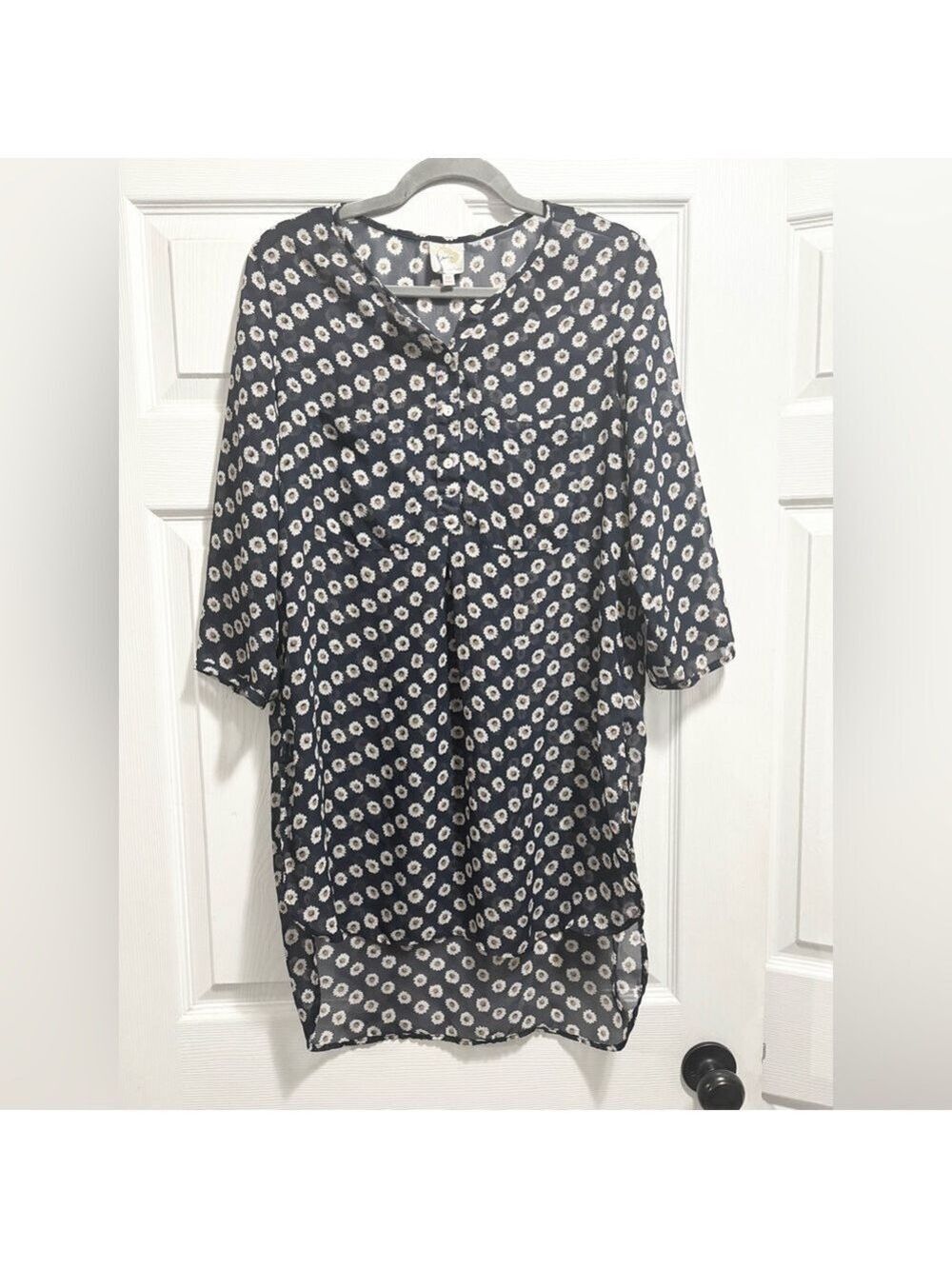 FIG AND FLOWER Navy Floral Sheer Tunic Blouse Anthropologie Top Size Medium